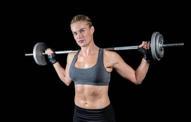 想要練出結(jié)實(shí)的胸肌，不會(huì)杠鈴怎么可以？告訴你杠鈴的